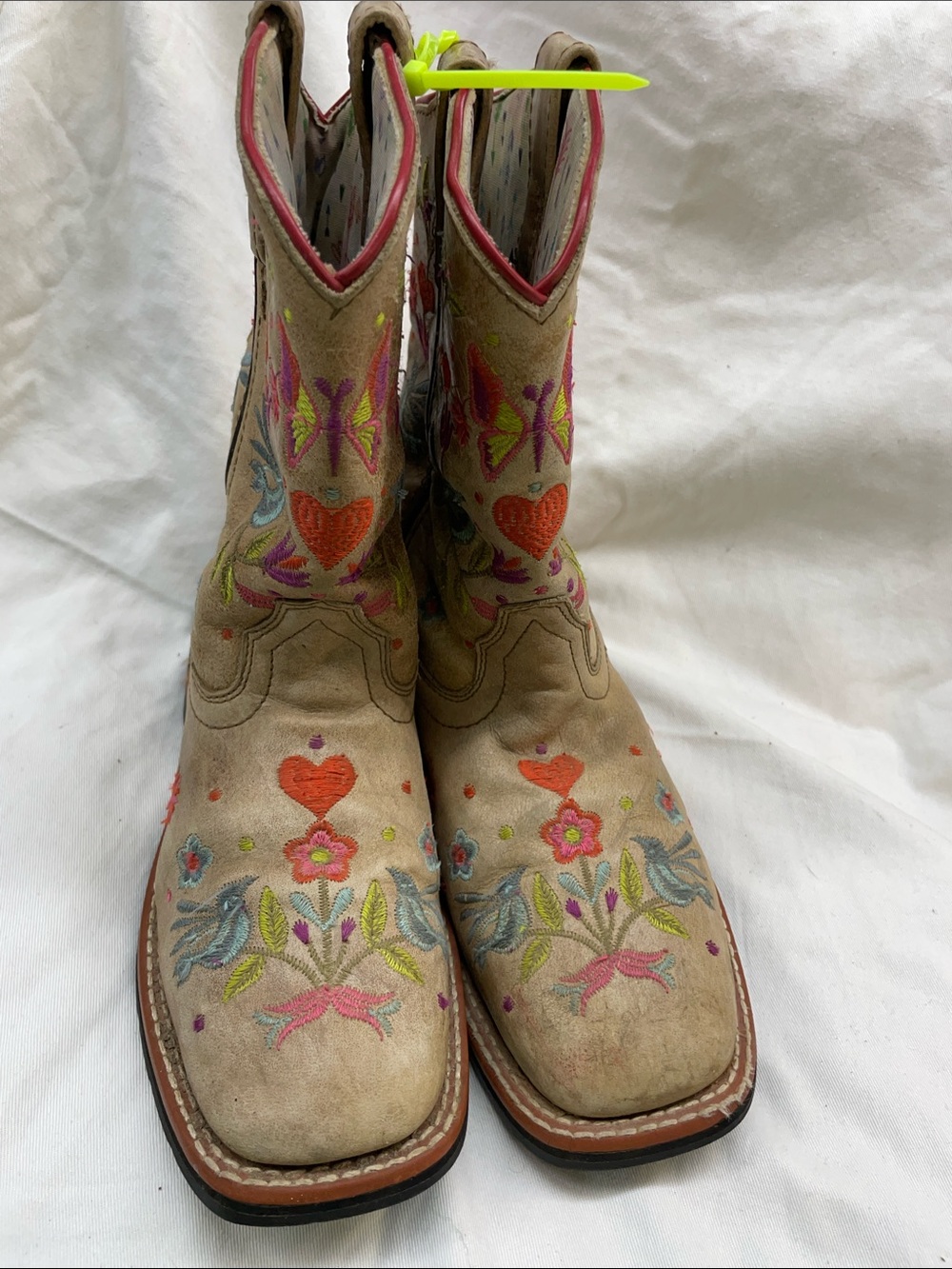 Dan post gEmbroidered Heart & Floral Western Boots - Beige  sz 3 1/2-4